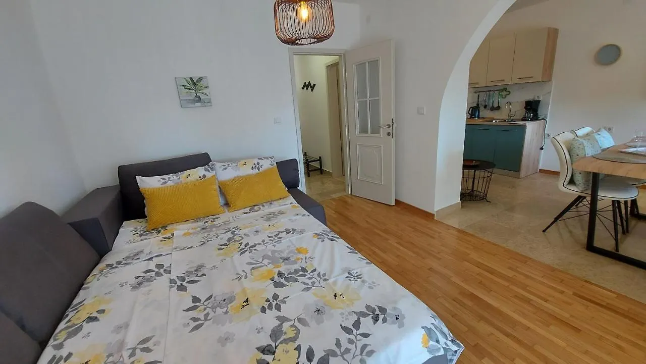 Apartments Nina, Pinta & Santa Maria Nova Vas  Croatia
