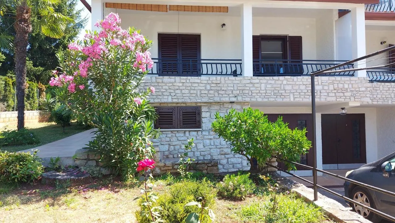 Apartments Nina, Pinta & Santa Maria Nova Vas